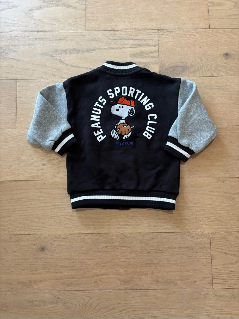 H&M kid black and grey snoopy bomber jacket, US 3/4T